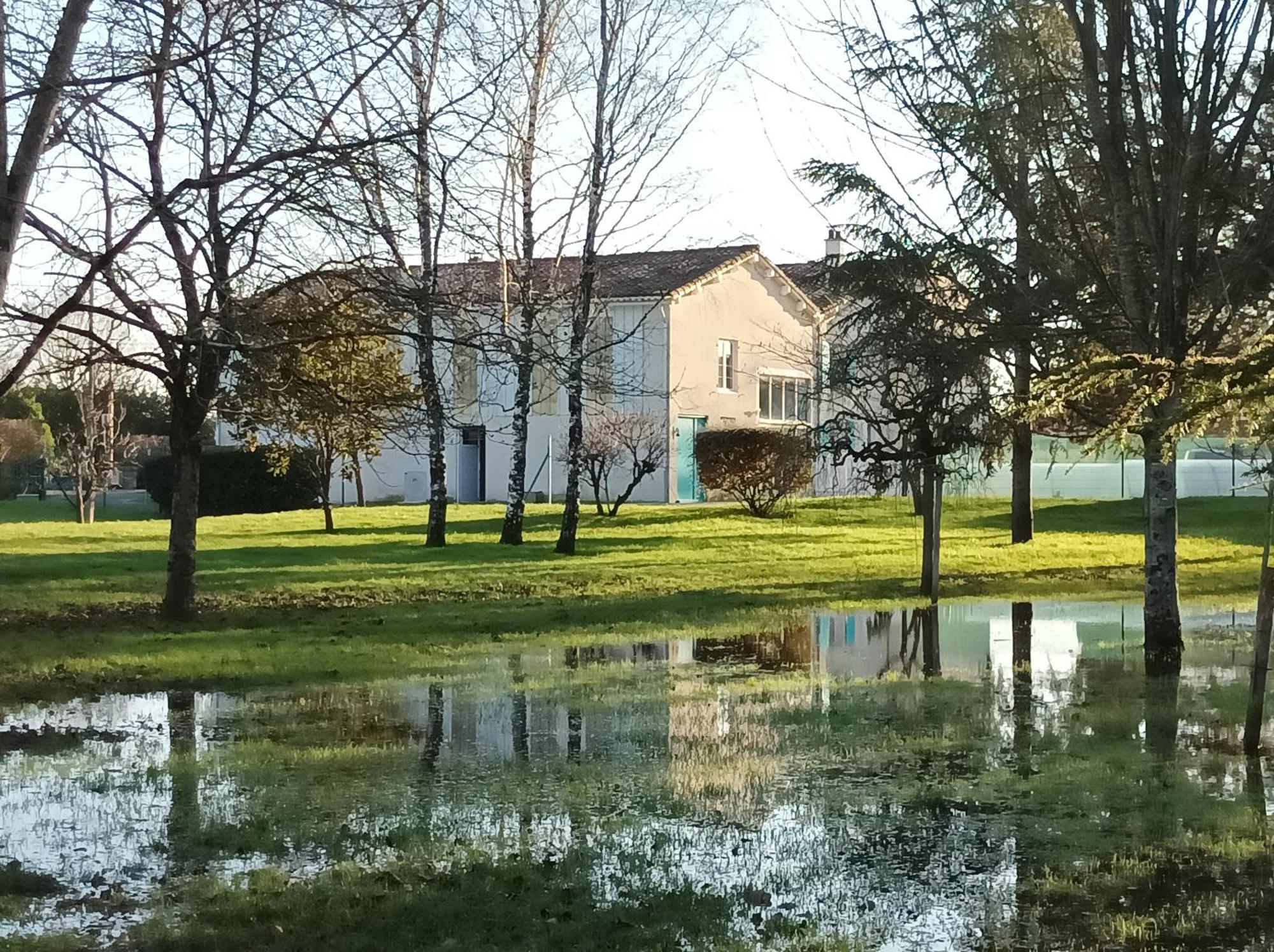 Ferienwohnung Le Logis De Lange Apt Les Aigrettes Saint-Hilaire-la-Palud Exterior foto